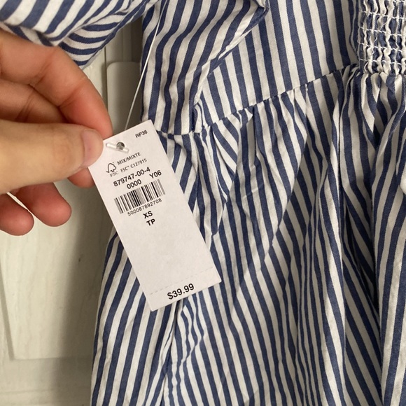 BNWT old navy blouse size XS - Picture 3 of 3